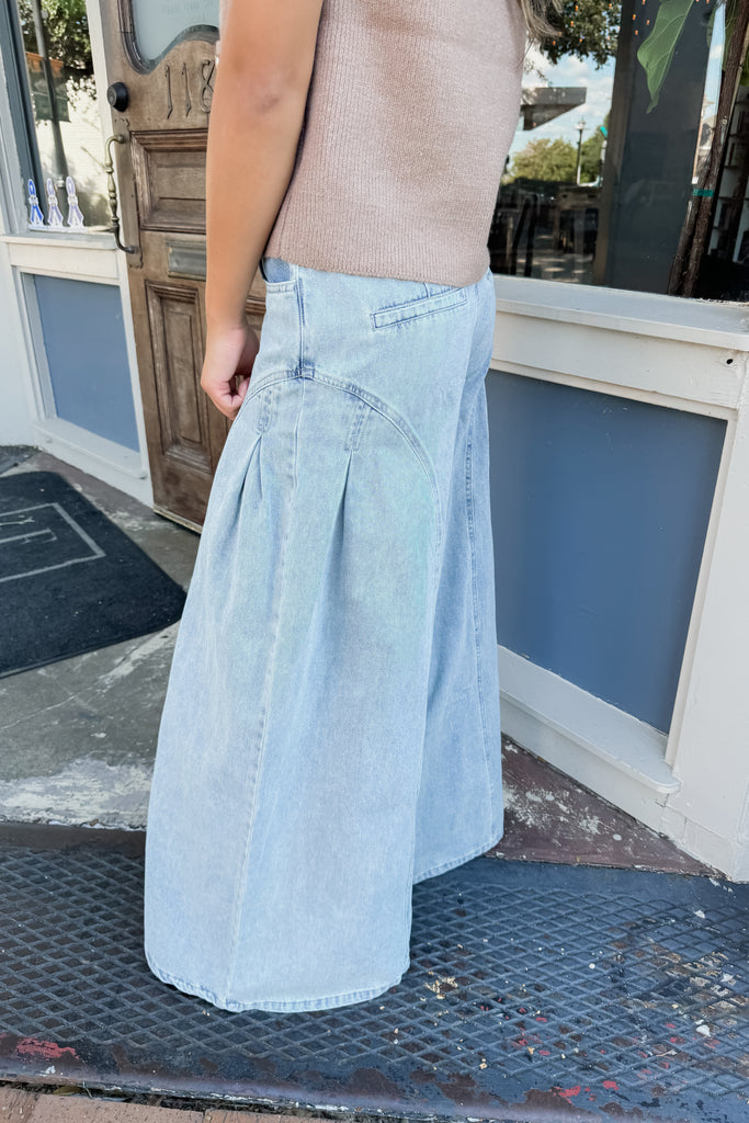 Pleated High Rise Denim Pant