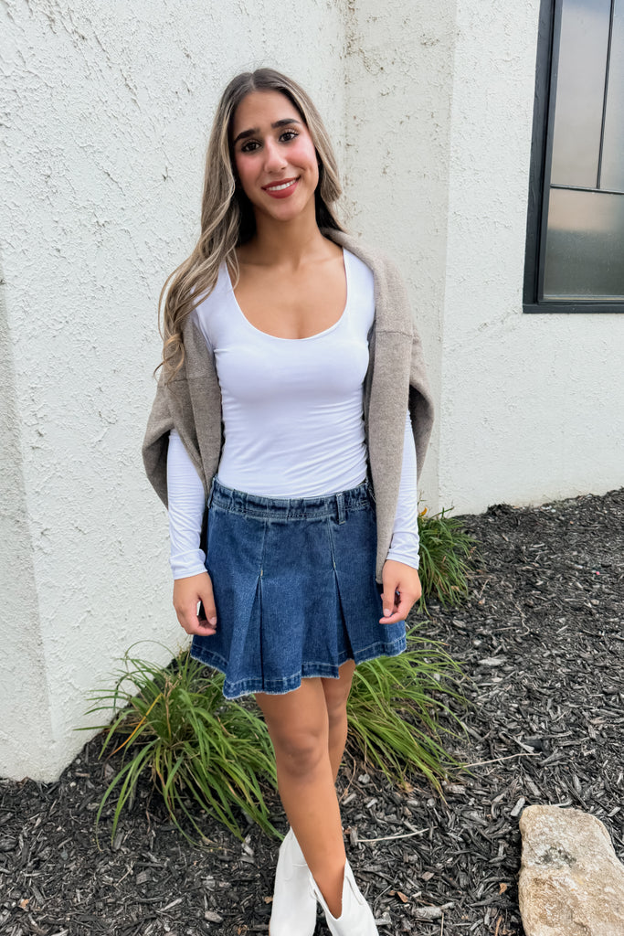 Basic Scoop Neck Top- White